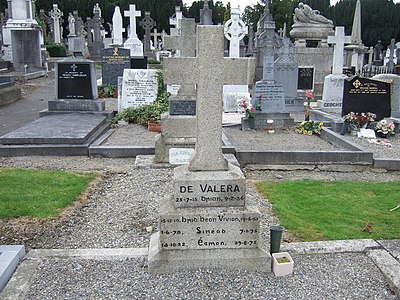 Could you tell when Éamon De Valera died?