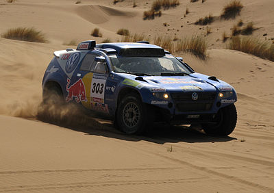 How many times has Sainz won the Dakar Rally?