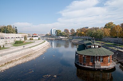 Can you select the official language of Niš?