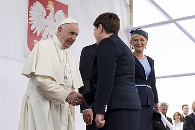 How many woman have served as Prime Minister of Poland before Beata Szydło?