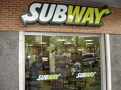 What type of sandwich is Subway best known for?