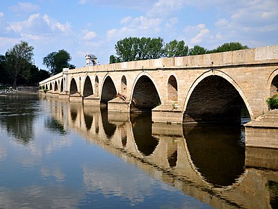 Which two rivers is Edirne located on?
