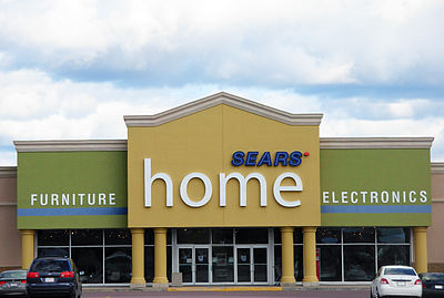 How many Hometown stores were in the Sears Canada network in 2016?