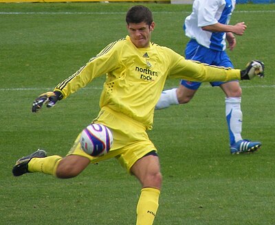 Which team did Forster join on loan in the 2010-11 season?