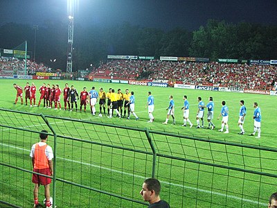 Which team did Debreceni VSC defeat to qualify for the 2009-10 UEFA Champions League group stage?