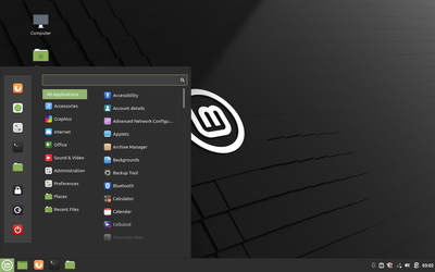 What is the default email client in Linux Mint?