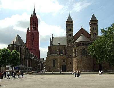 How many national heritage buildings (rijksmonumenten) does Maastricht have?