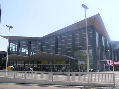 What is the annual passenger capacity of Belgrade Nikola Tesla Airport?