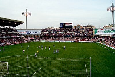 What is the capacity of Granada CF's home stadium, Nuevo Estadio de Los Cármenes?