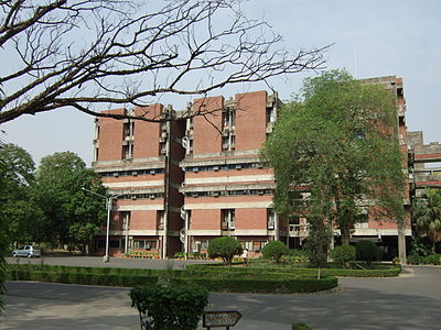 What is the urban district of Kanpur that serves as the headquarters of the Kanpur Division, Kanpur Range, and Kanpur Zone?