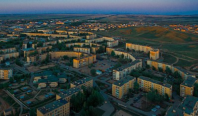 Which hills are located to the north of Kokshetau?