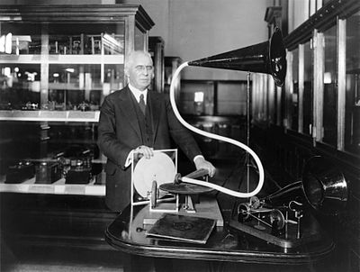 What was the major invention of Emile Berliner that revolutionized the music industry?