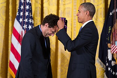 Which president awarded Kushner the National Medal of Arts?