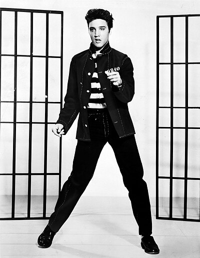 Which award did Elvis Presley receive in 1986?