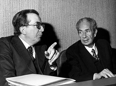Giulio Andreotti held what position in regards to Italy's treasury in 1958-1959?