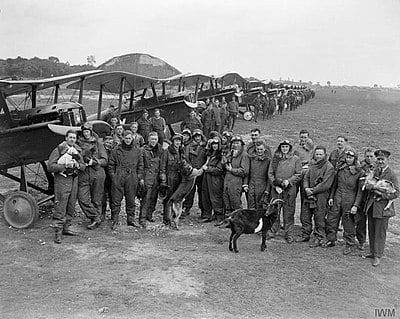 Which flying corps did Mannock initially join?