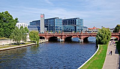 Which of the following bodies of water is located in or near Berlin? [br](Select 2 answers)