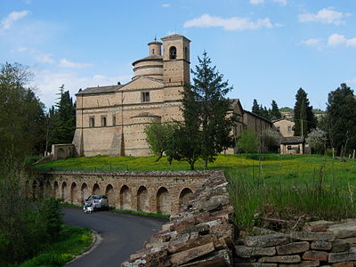 Urbino's medieval architecture is typically: