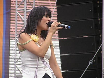 What was Julieta Venegas' worldwide hit from the album Limón y Sal?