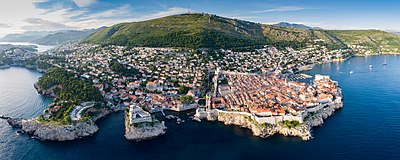 What is the current population of Dubrovnik, according to the 2021 census?