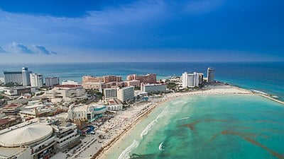 What is the name of the municipality where Cancún is the seat?