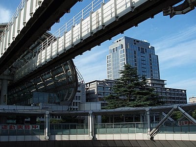 Which major event venue is located in the Makuhari district of Chiba City?