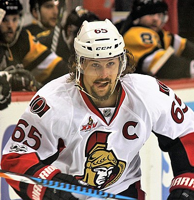 What is the official French name for the Ottawa Senators?