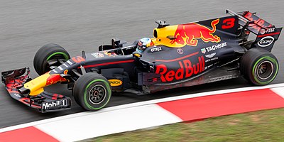 What was Daniel Ricciardo's first Formula One team?