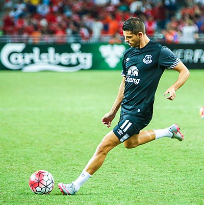 Which club did Mirallas join on loan in January 2018?