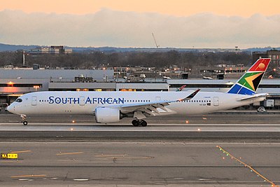 In which city is South African Airways' headquarters located?