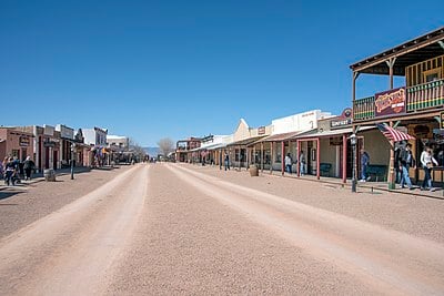 What was the population of Tombstone in 1910?