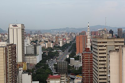 Which river flows through Caracas?