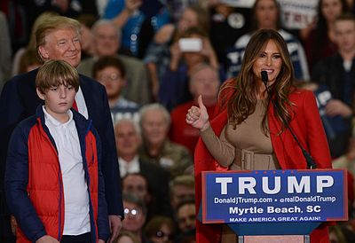 What type of visa did Melania Trump initially have when she moved to the United States?