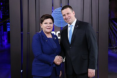 What European political group does Beata Szydło serve as a vice-chair of?