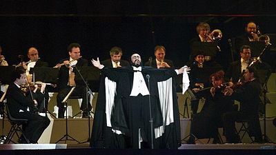 Luciano Pavarotti was part of the bel canto opera tradition known as?