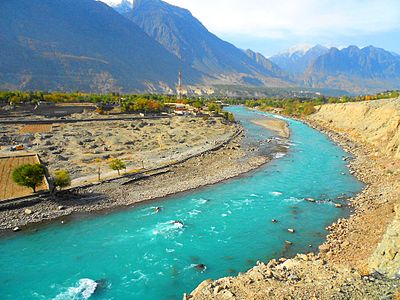 What type of climate does Gilgit have?