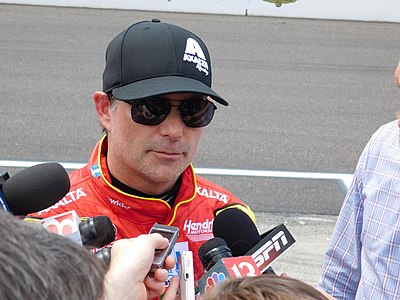 Which team did Jeff Gordon co-own with Rick Hendrick?