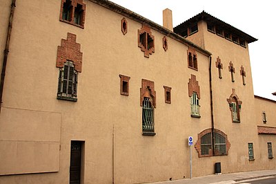 What material did Domènech i Montaner use extensively in the Palau de la Música Catalana?