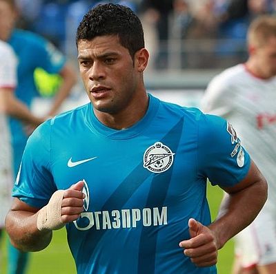 Which Zenit player holds the record for most goals scored in a single Russian Premier League season?