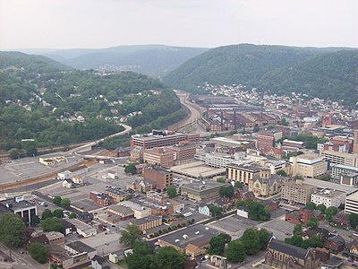 What is the name of the mountain range near Johnstown?