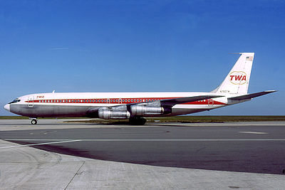 What was TWA's largest hub?