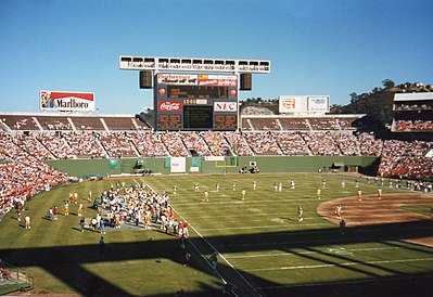 Can you tell me which league Los Angeles Chargers played in prior to joining [url class="tippy_vc" href="#3647685"]National Football League[/url] in 1970?