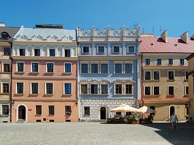 In 2016 the population of Lublin, was 324,637.[br] Can you guess what the population was in 2021?