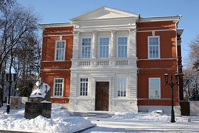 What is the name of the famous drama theater in Saratov?