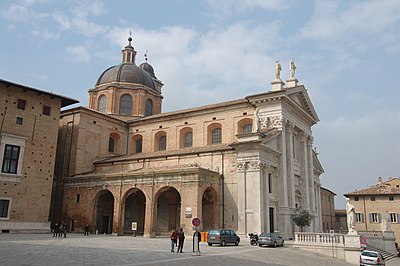 Who was the architect of Urbino's Cathedral (Duomo)?