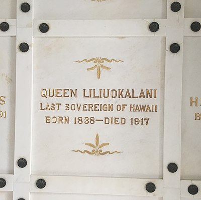 What is Liliʻuokalani's place of burial?