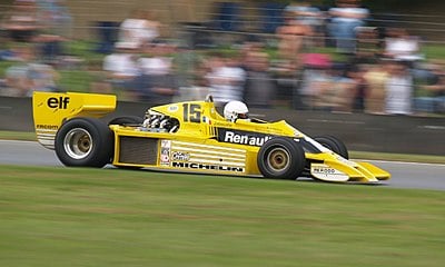How many seasons did René Arnoux compete in Formula One?