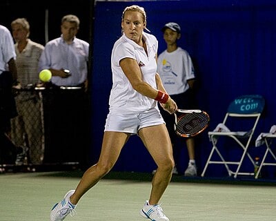 Which team did Mattek-Sands play for in the World TeamTennis in 2000?