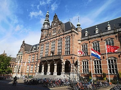 What is the name of the museum in Groningen that focuses on modern and contemporary art?