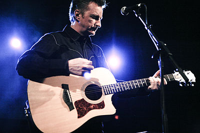 Which UK county was Billy Bragg born in?